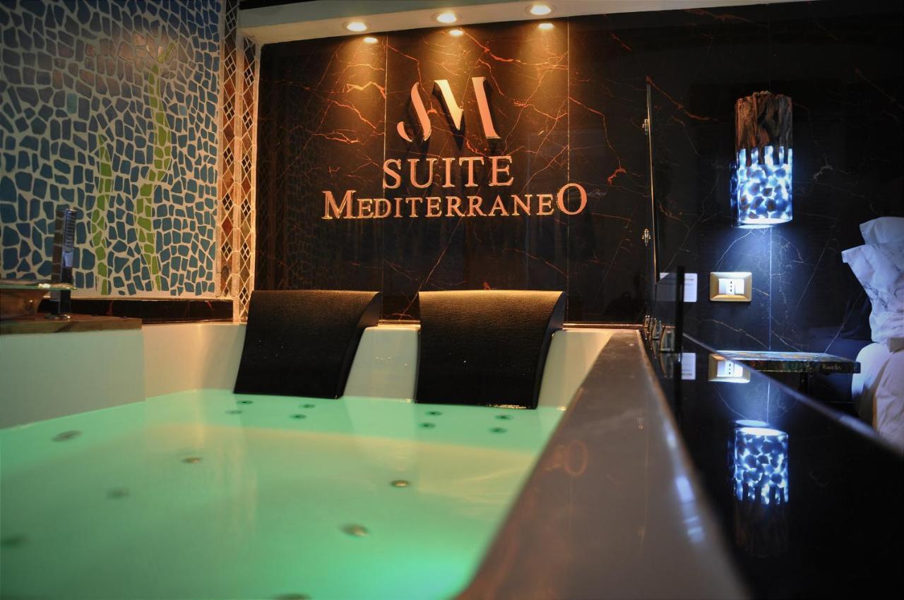 Suite Mediterraneo 치비타베키아 외부 사진